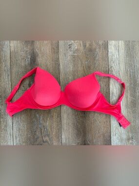 Victoria's Secret crimson body Bra with Smooth T-Shirt Cups full coverage 34DD